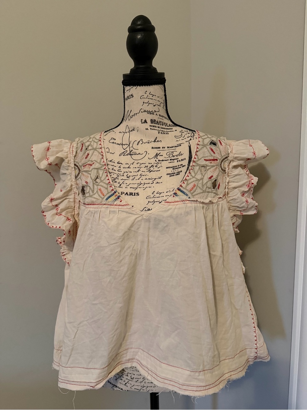 Black tape Embroidered Cream Ruffle-Sleeve top size L